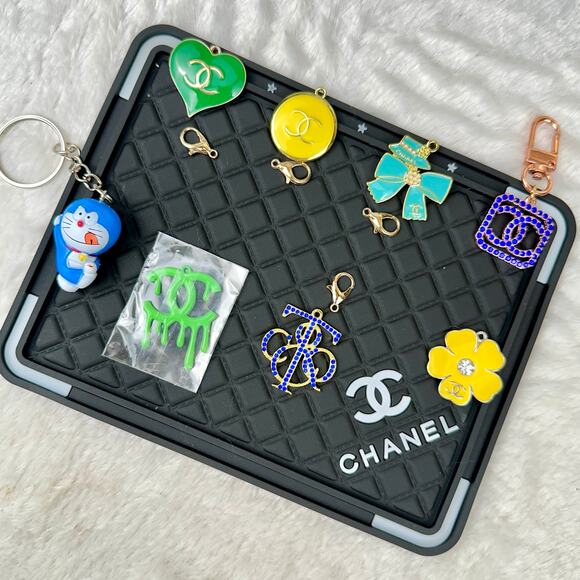 Fashion charms CHOOSE ONE - Picture 1 of 2